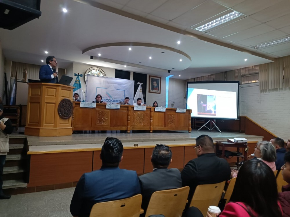Magistrado del TSE visita Quetzaltenango y envía un mensaje a la población 