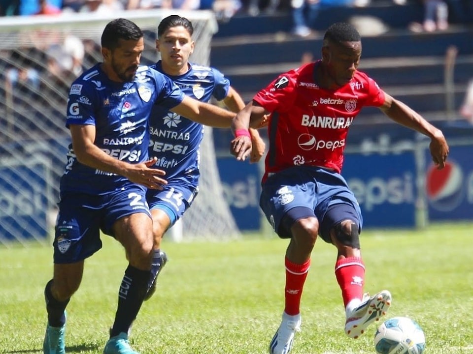 Mal comienzo de Xela lo condena a pelear no caer en la zona de descenso