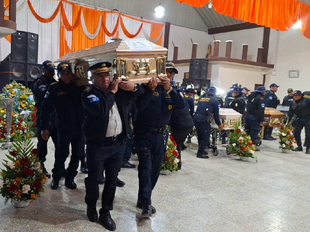 Mañana serán inhumados los policías que fallecieron en un accidente de tránsito