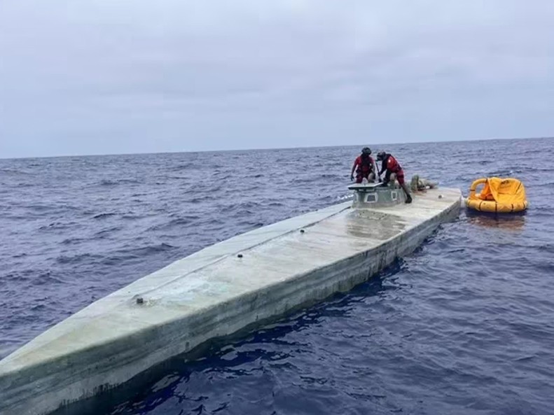 Marina de México  interceptó semisumergible que transportaba 3.5 toneladas de cocaína