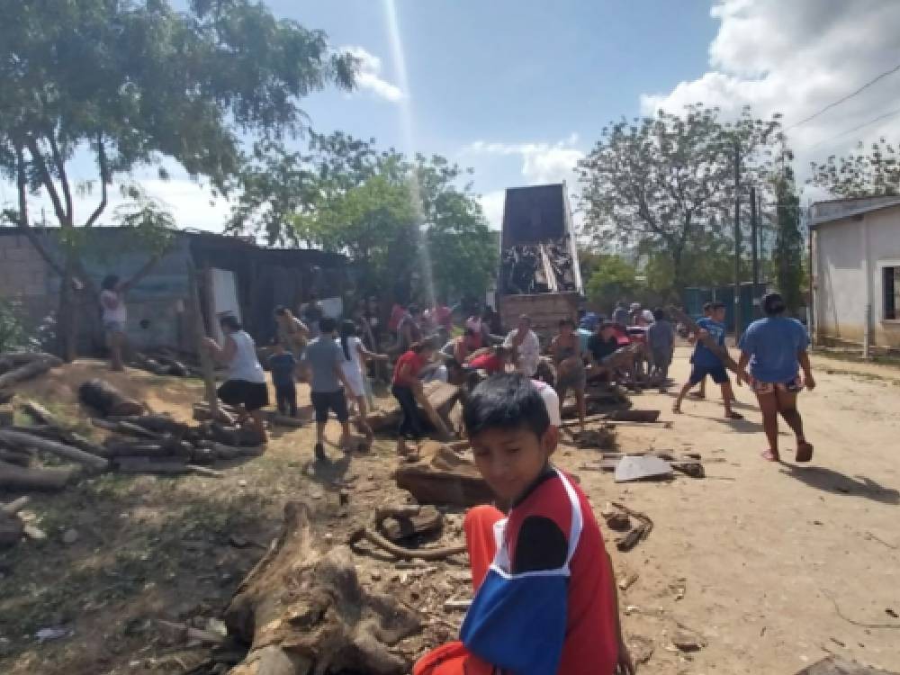 MARN y The Ocean Cleanup trasladan madera del río Motagua para apoyar a comunidades de Zacapa