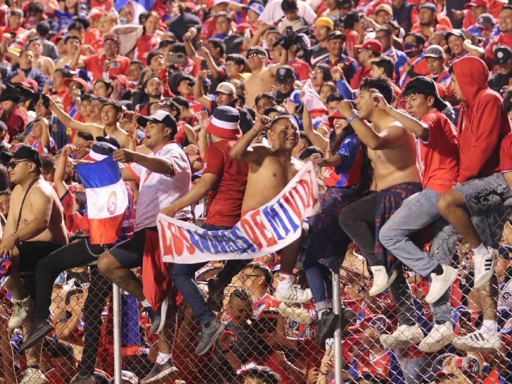 Más de 13 mil aficionados superchivos llenarán el Cempro