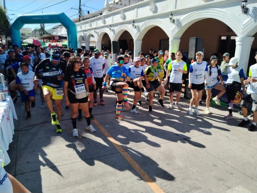 Más de 300 atletas corren en Malacatancito 