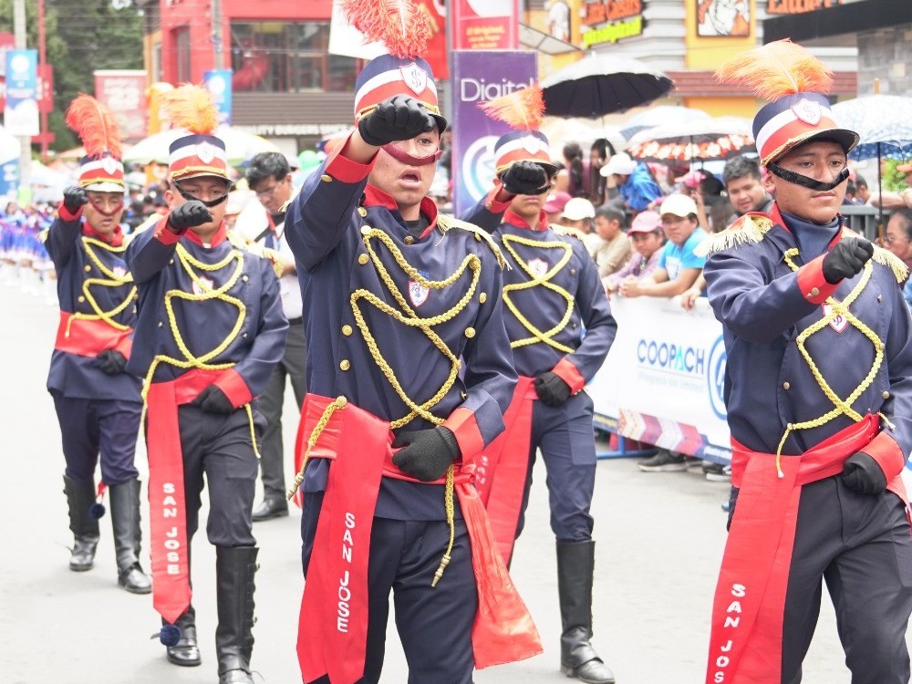 Más de 4 mil estudiantes participarán en desfile de nivel medio por la Independencia en Xela