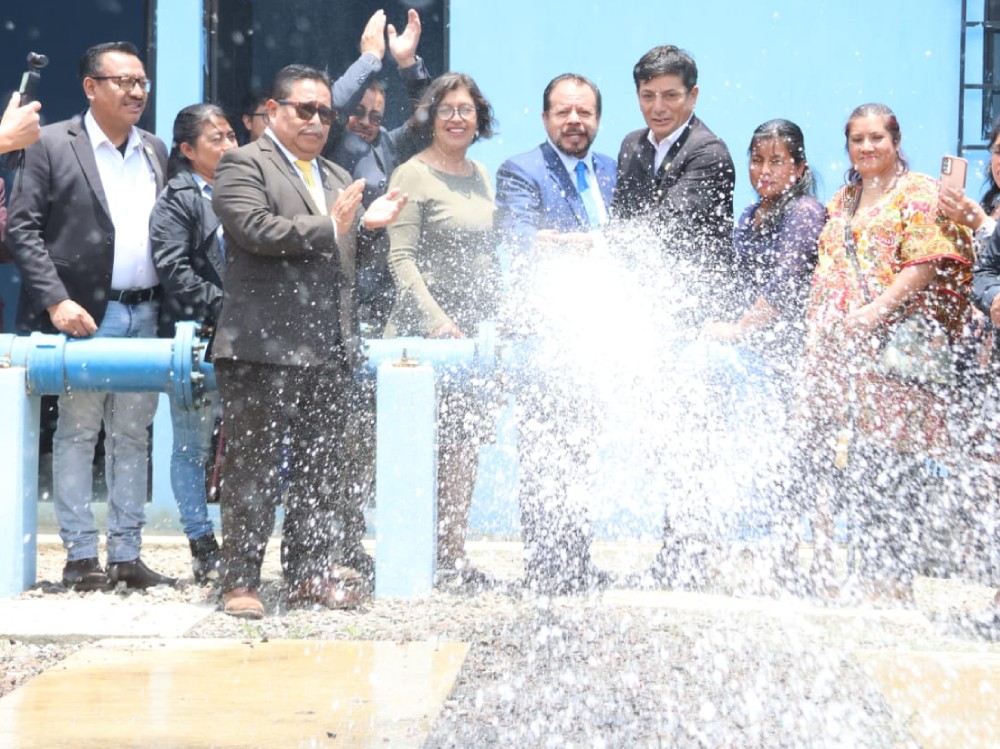 Más de mil vecinos de Chitux ya cuentan con agua potable en sus viviendas