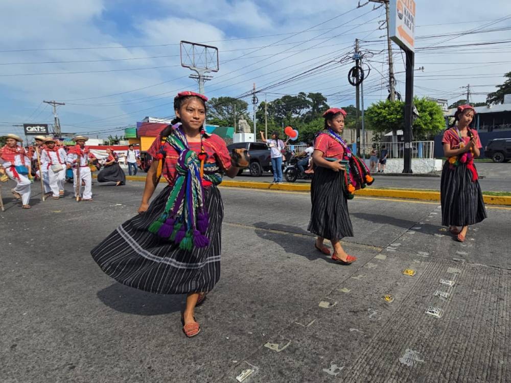 Mazatenango se viste de color y tradición con el Desfile de Estampas Folklóricas en honor a San Bartolomé