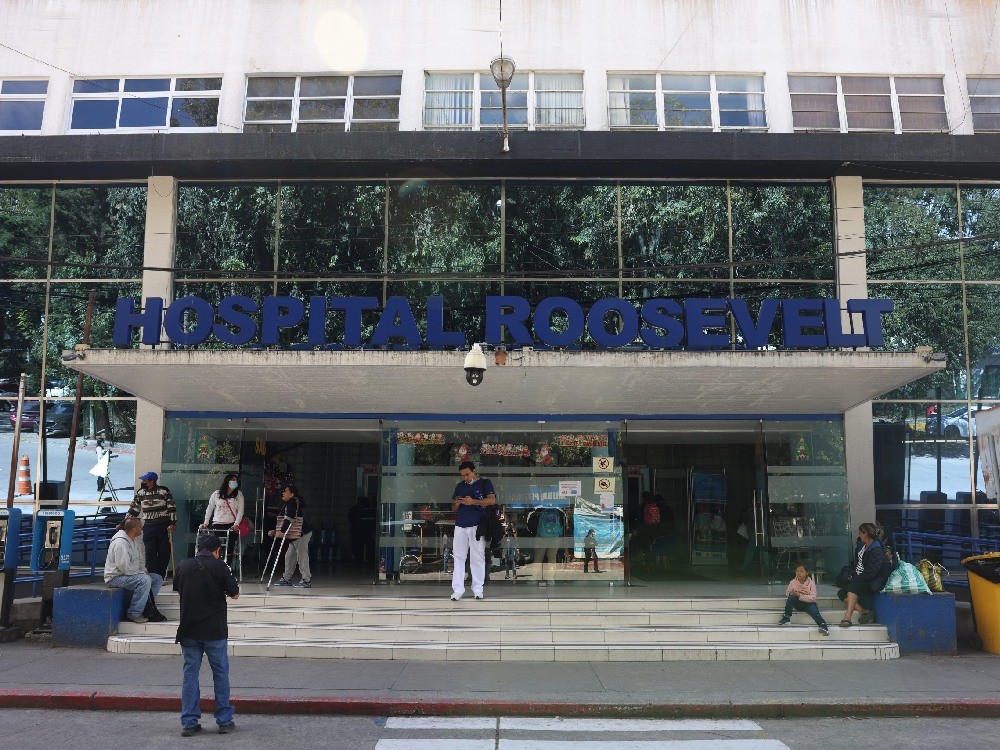 Médicos piden la destitución del director del Hospital Roosevelt 
