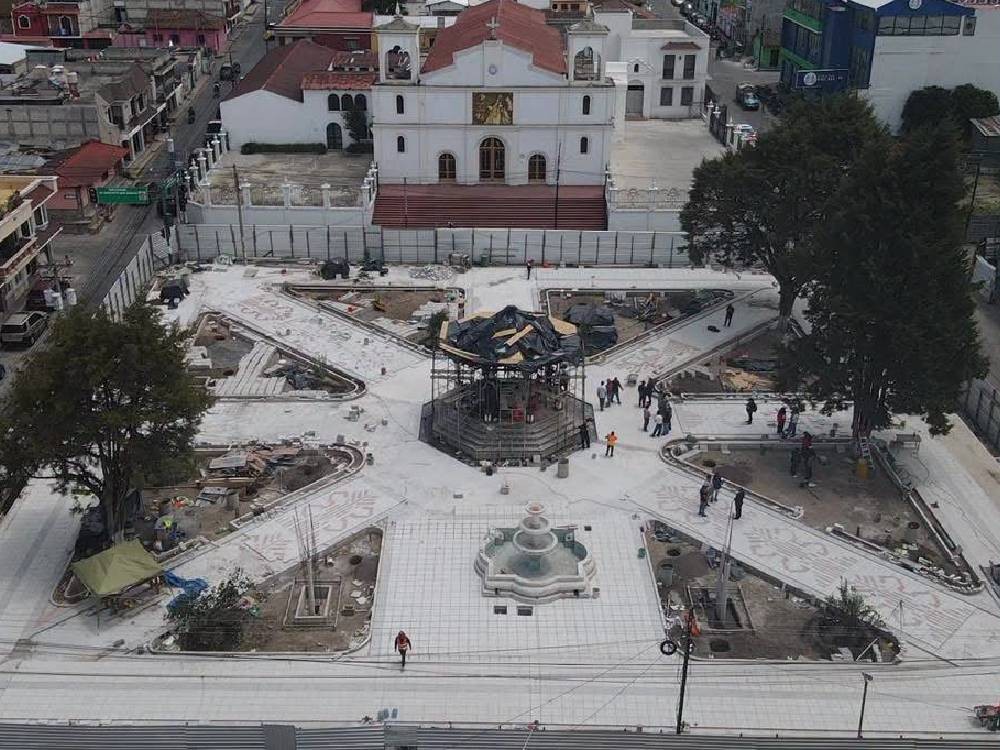 Mejoramiento del Parque El Carmen de Salcajá reporta un avance del 60 por ciento en su ejecución