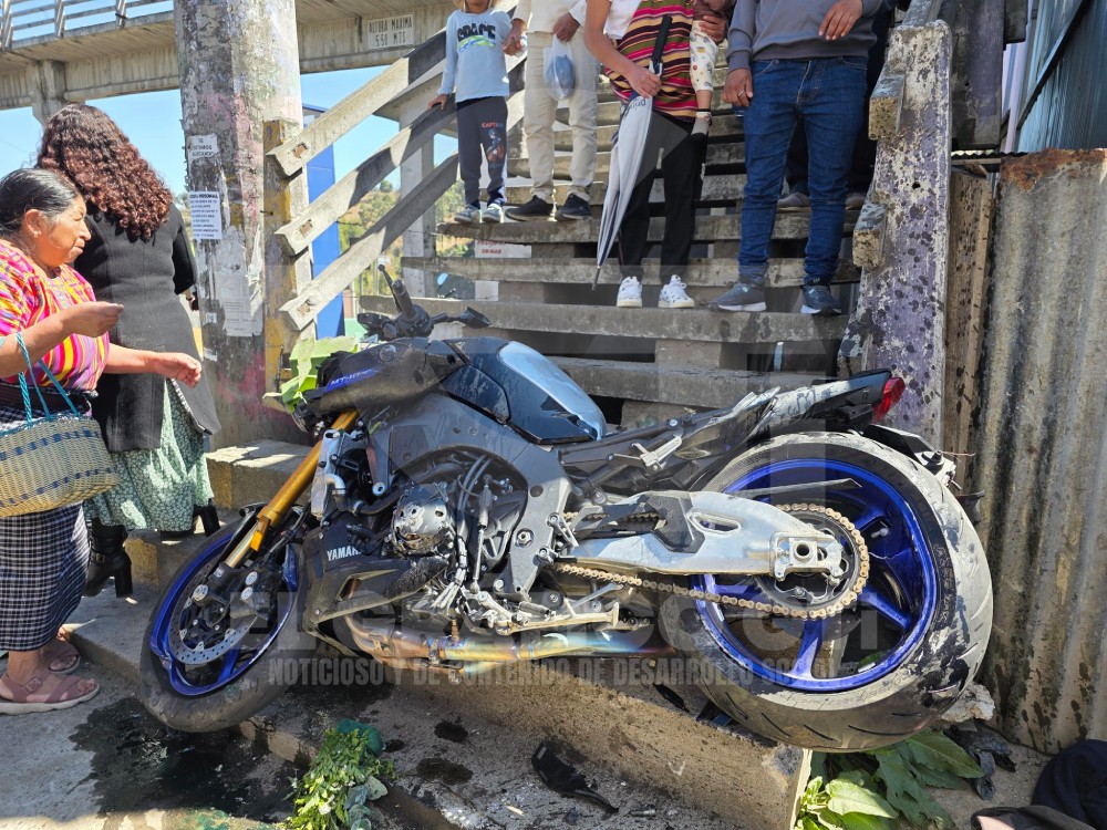 Menor muere y cuatro personas resultan heridas en accidente en Sumpango, Sacatepéquez