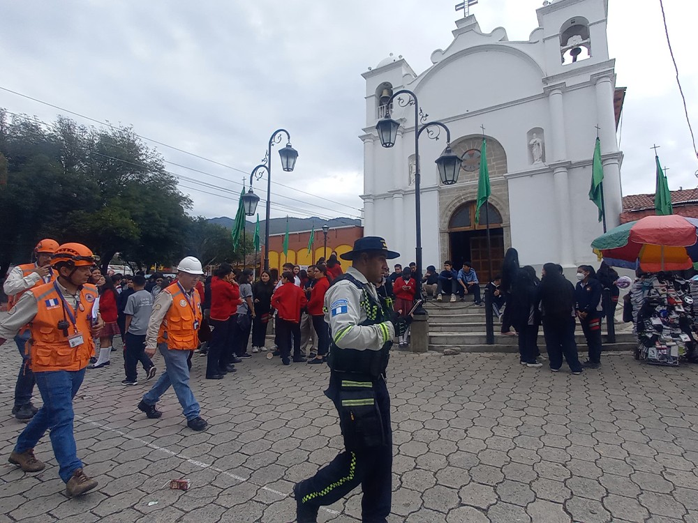 Miden respuesta de pobladores en simulacro de terremoto 