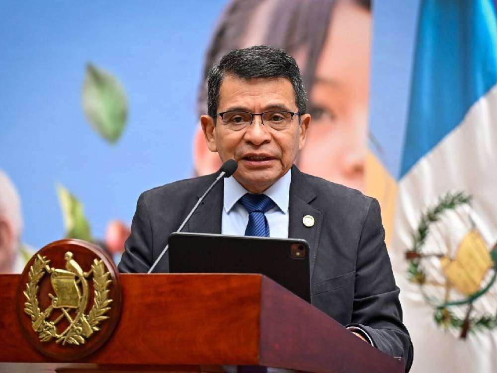 Miguel Ángel Díaz Bobadilla deja el cargo de ministro de Comunicaciones y en su lugar asume Norma Zea