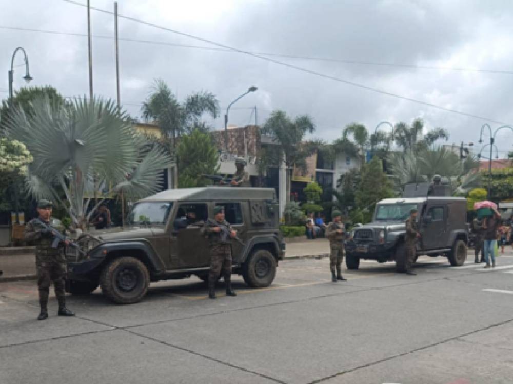Militares patrullan las calles