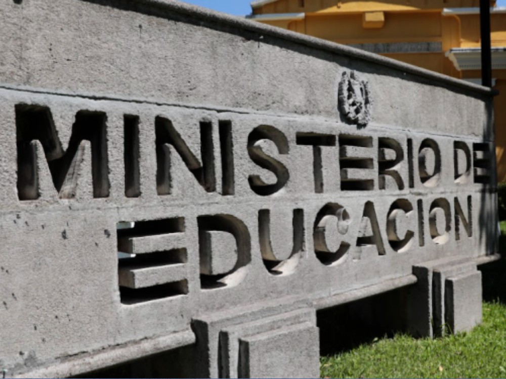 Mineduc celebra fallo de la CC que reafirma su rectoría del sistema educativo del país