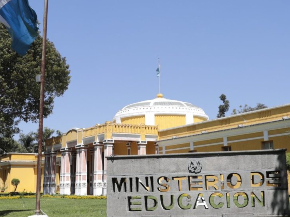 Mineduc descarta fallas de ciberseguridad en sus plataformas tras reportes de incidente