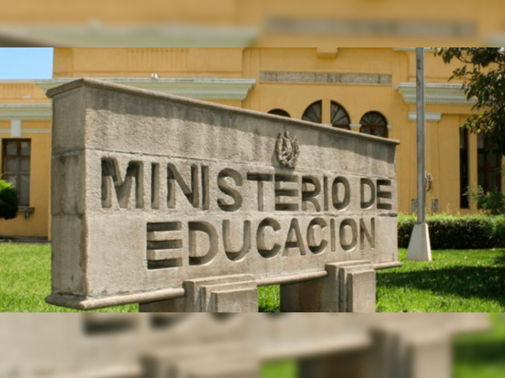 Mineduc suspende clases presenciales en cuatro departamentos tras sismo