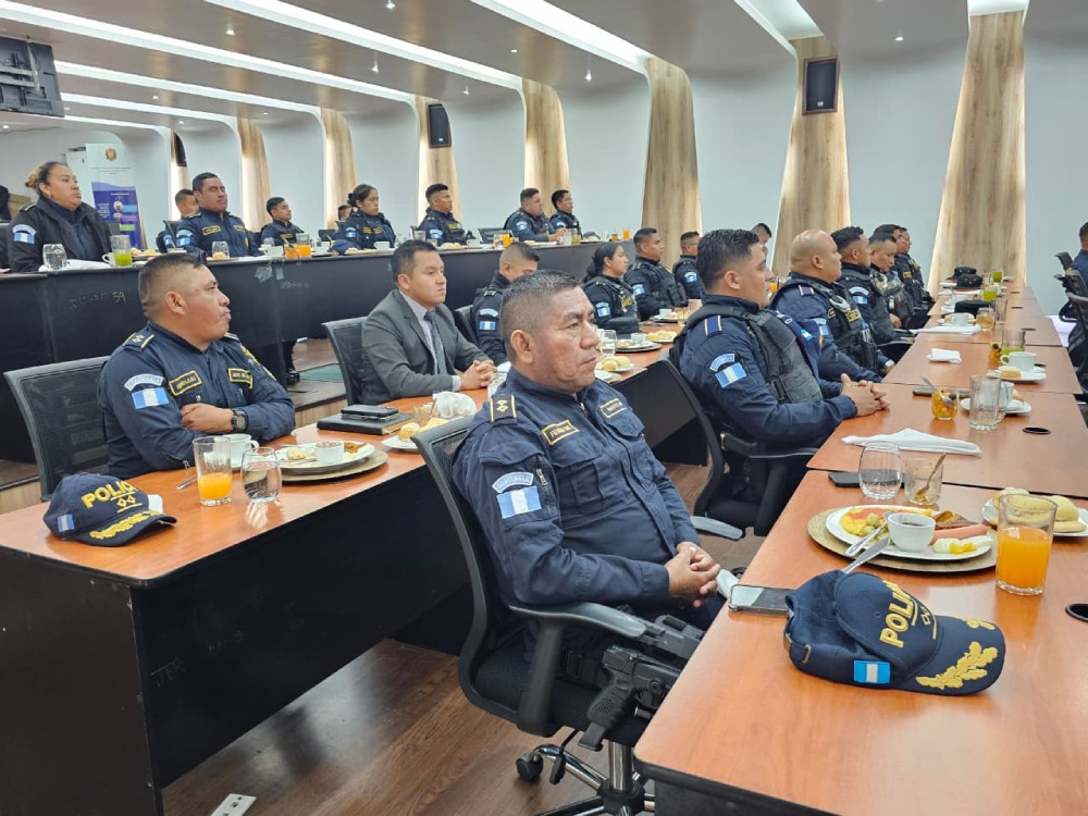 Mingob y PNC reconocen sacrificio de policías que se enfrentaron a criminales en Chiquimula
