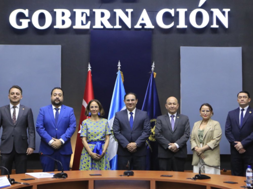 Ministerio de Gobernación recibe donación de equipo tecnológico para fortalecer el Sistema Penitenciario