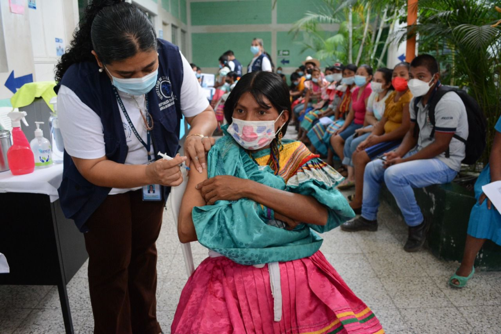Ministerio de Salud promueve la atención con pertinencia cultural en el suroriente de Petén