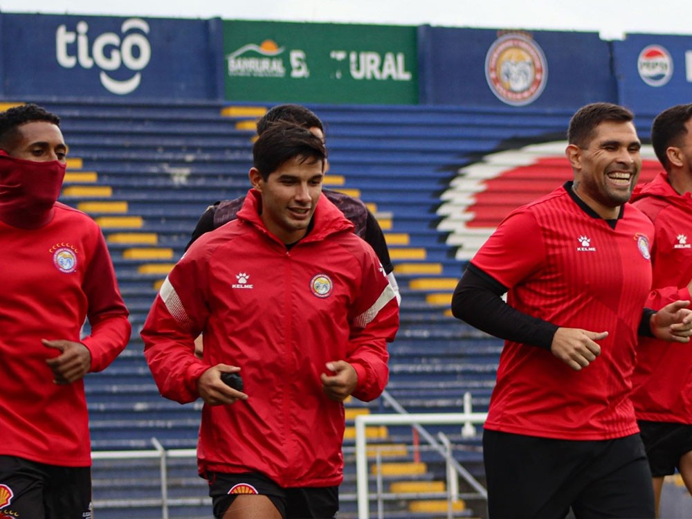 Motivado por el triunfo internacional Xelajú busca recuperarse en la Liga