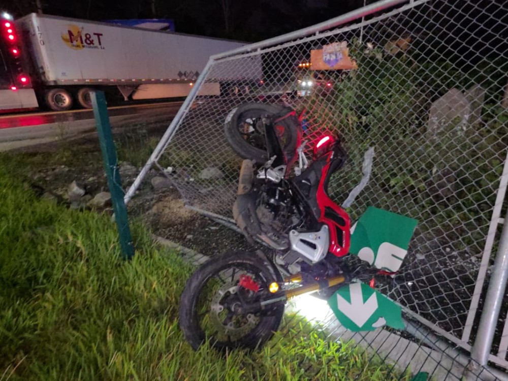 Motociclista resulta gravemente herido tras colisión en el km 164 de la Ruta CA-2, Mazatenango