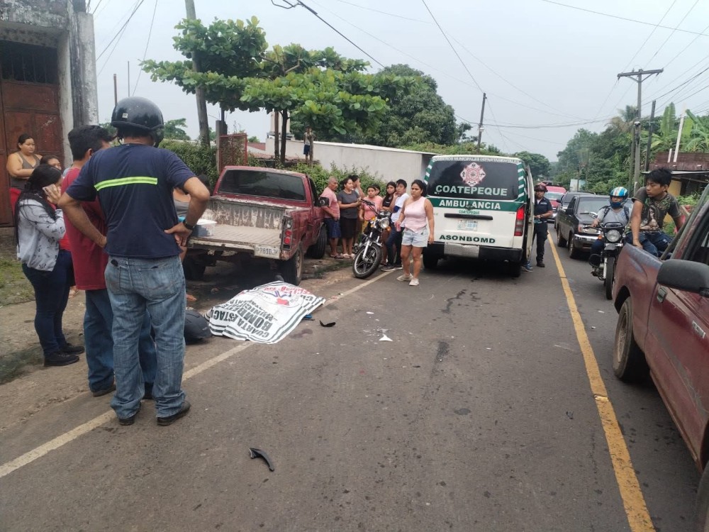 Motorista pierde la vida tras impactar contra un vehículo