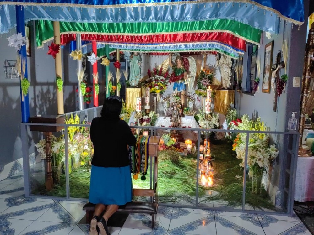 Más de 40 años de celebrar al Arcángel San Miguel en el hogar de la familia Muralles Agustín