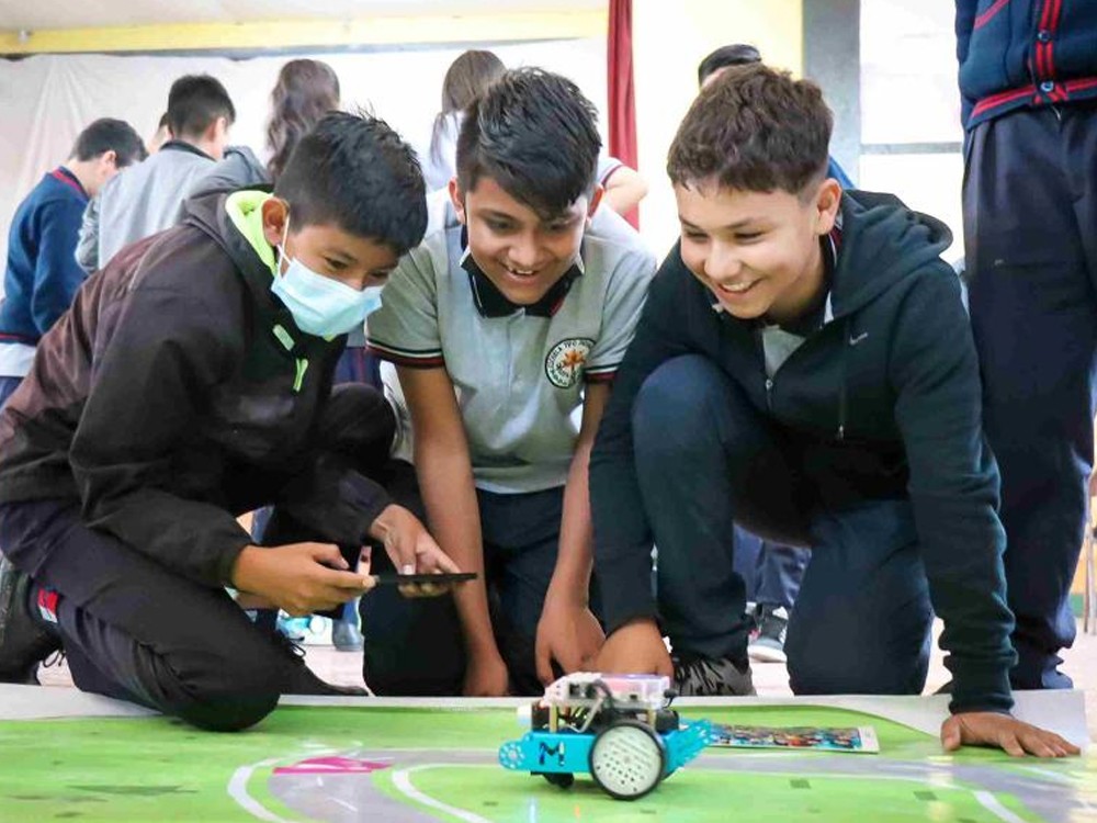 Más de 700 niños reciben taller de robótica en Huehuetenango
