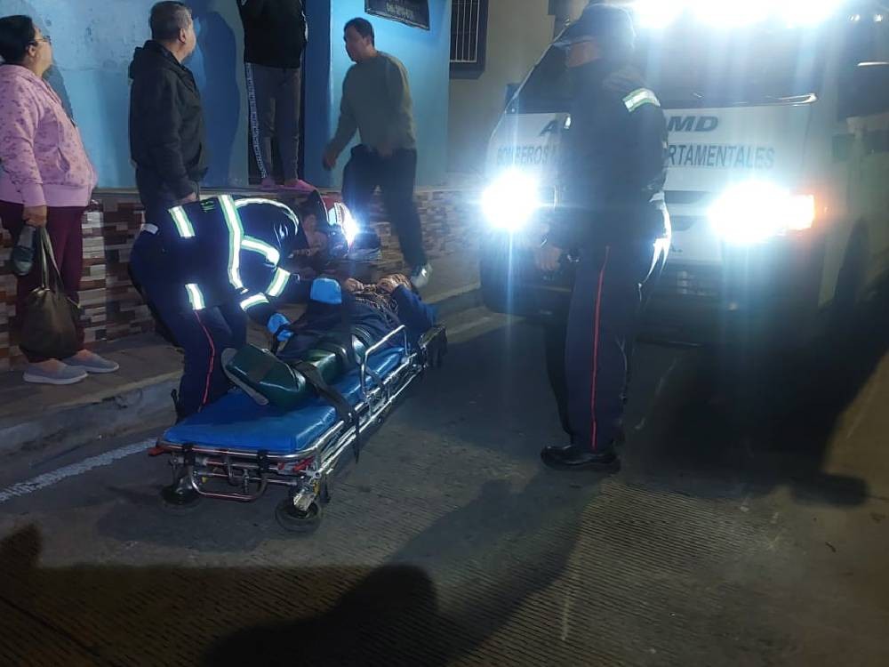 Mujer de 73 años es atropellada y motorista huye del lugar