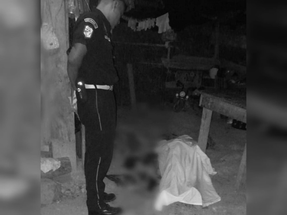 Mujer es asesinada en la cocina de su vivienda; su esposo es el principal sospechoso