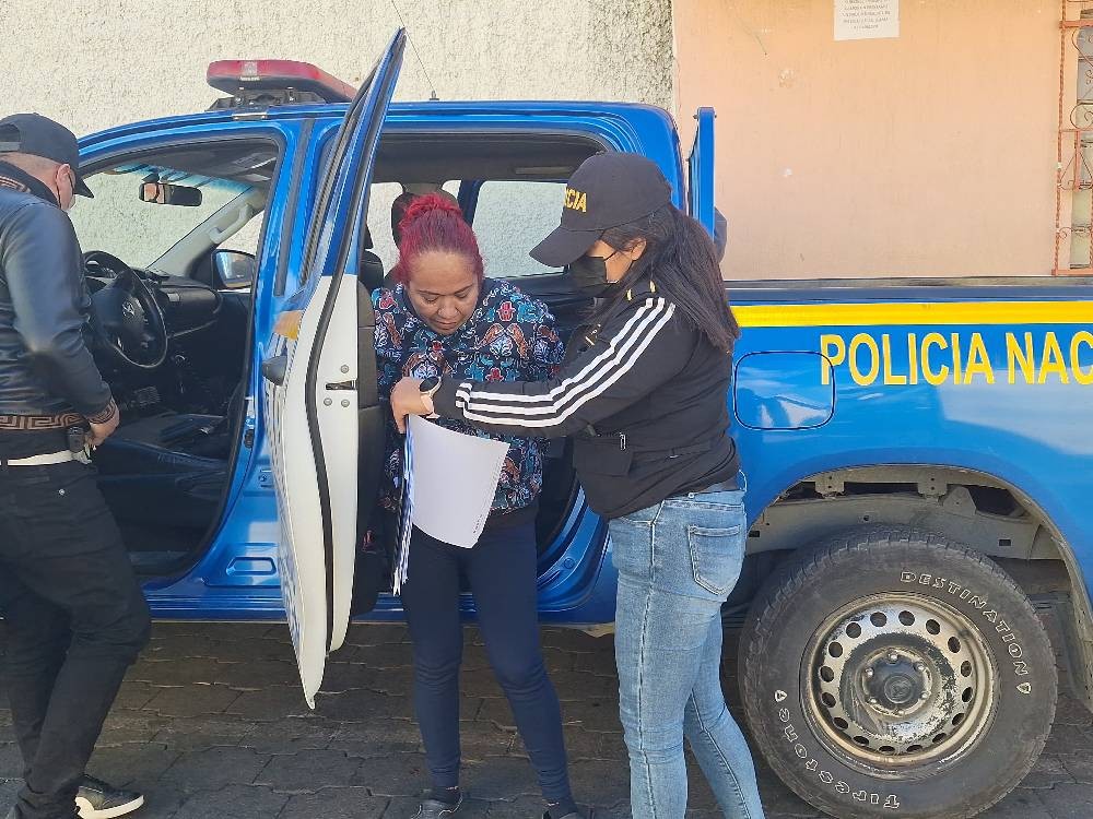 Mujer es capturada por lavado de dinero u otros activos