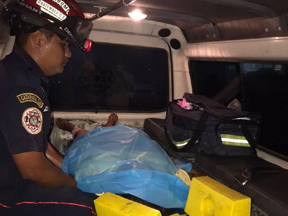 Mujer muere tras ser atropellada por un motorista 