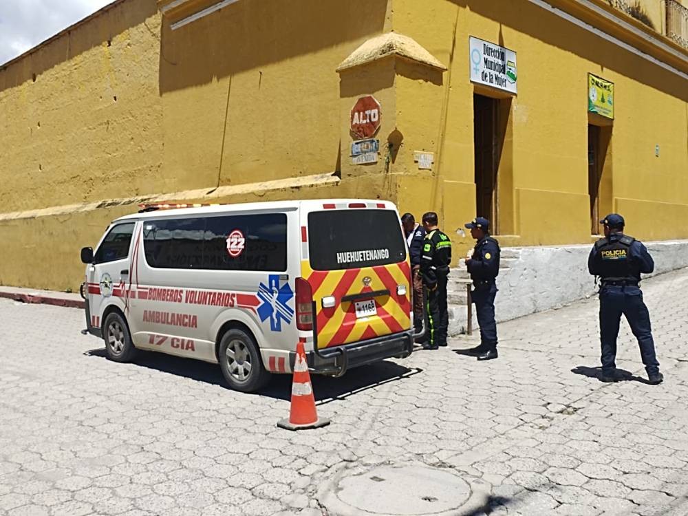 Mujer resulta herida tras accidente de tránsito 