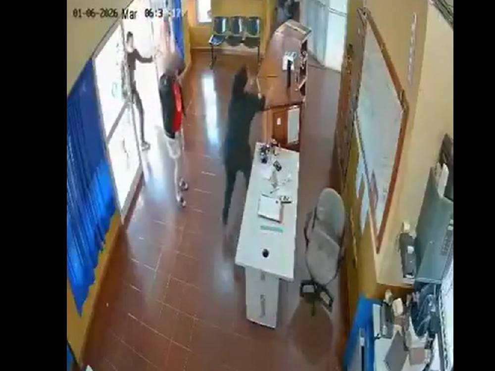 Mujer se prende fuego en una estación policial en Argentina 