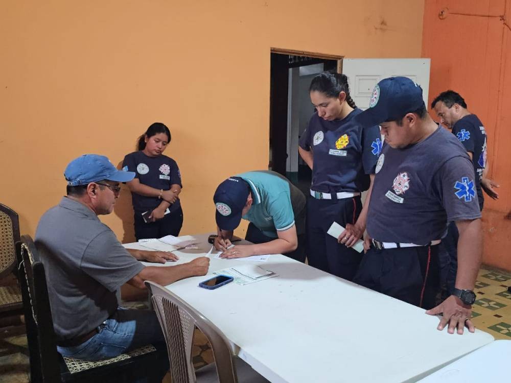 Municipalidad realiza primer pago a elementos permanentes de Bomberos Municipales en San Francisco Zapotitlán