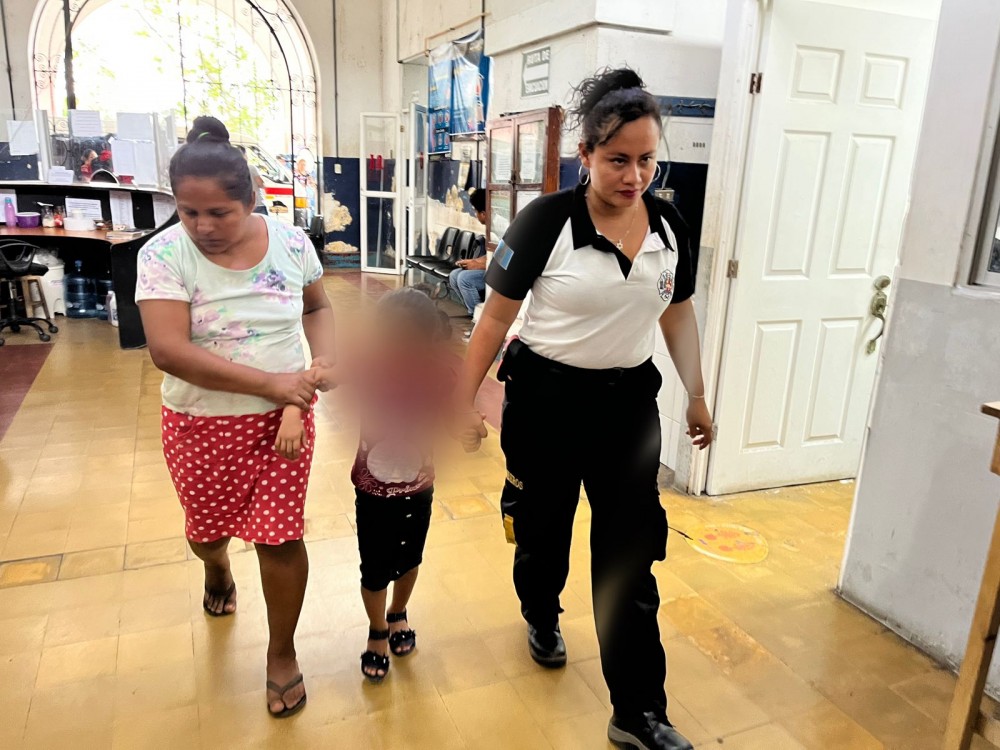 Niña es atacada por perros en San Francisco Zapotitlán
