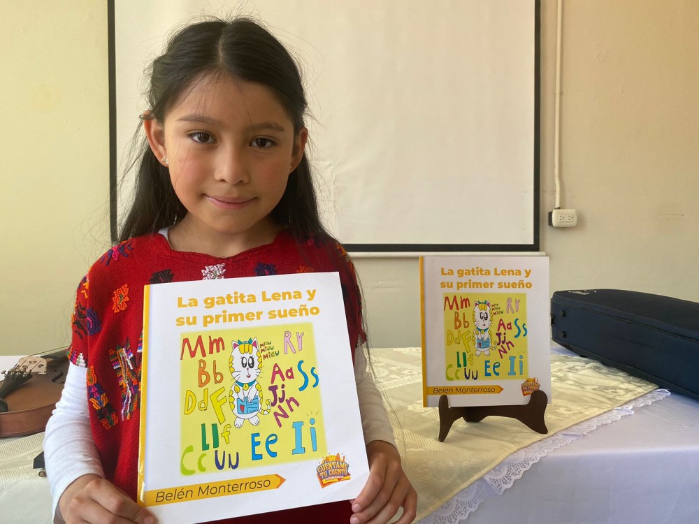 Niña quetzalteca de tan solo 8 años presenta su primer libro infantil en la Feria Internacional del Libro en Guatemala 