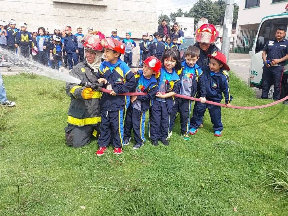 Niños viven una experiencia única como “Bomberos por un Día” en San Pedro Sacatepéquez