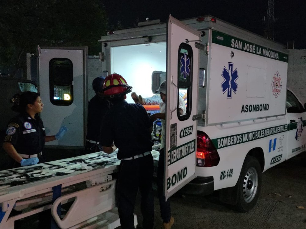 Noche de violencia y tragedia vial deja un muerto y dos heridos en San José La Máquina