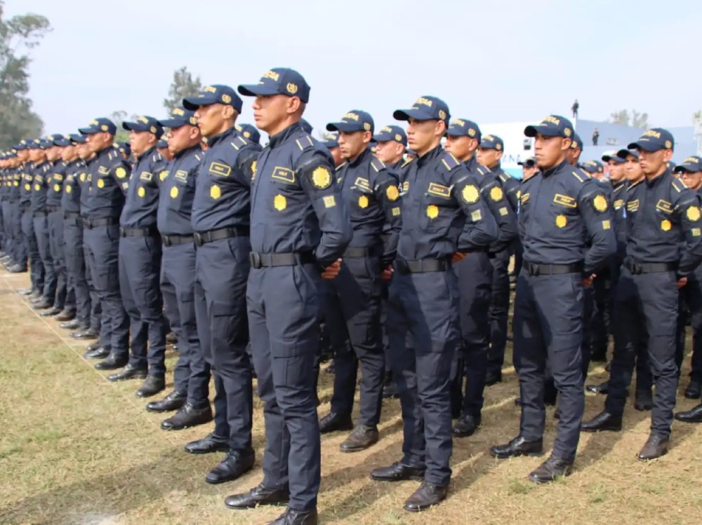 Nuevo reglamento fija salario inicial de 8 mil 634 quetzales para agentes de la PNC