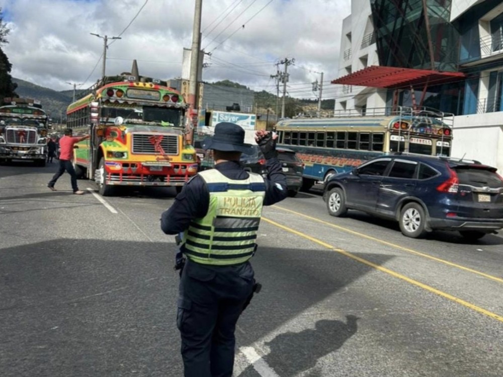 Operativos al transporte colectivo aumentan 83 % durante 2025, según Tránsito PNC