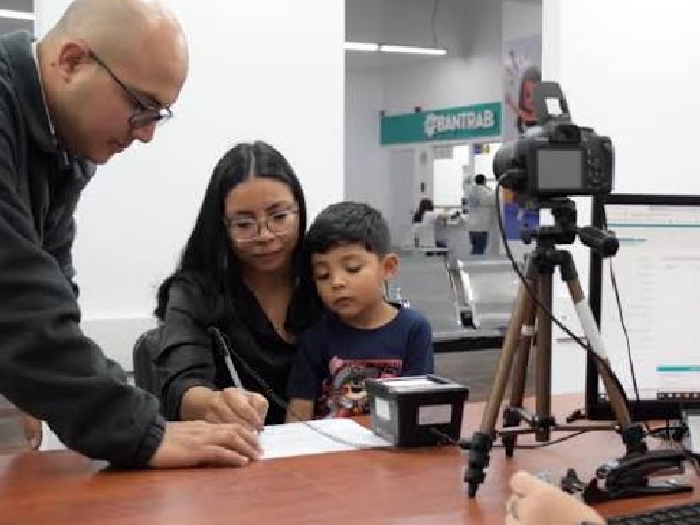 Padres destacan el DPIME para la identificación de sus hijos