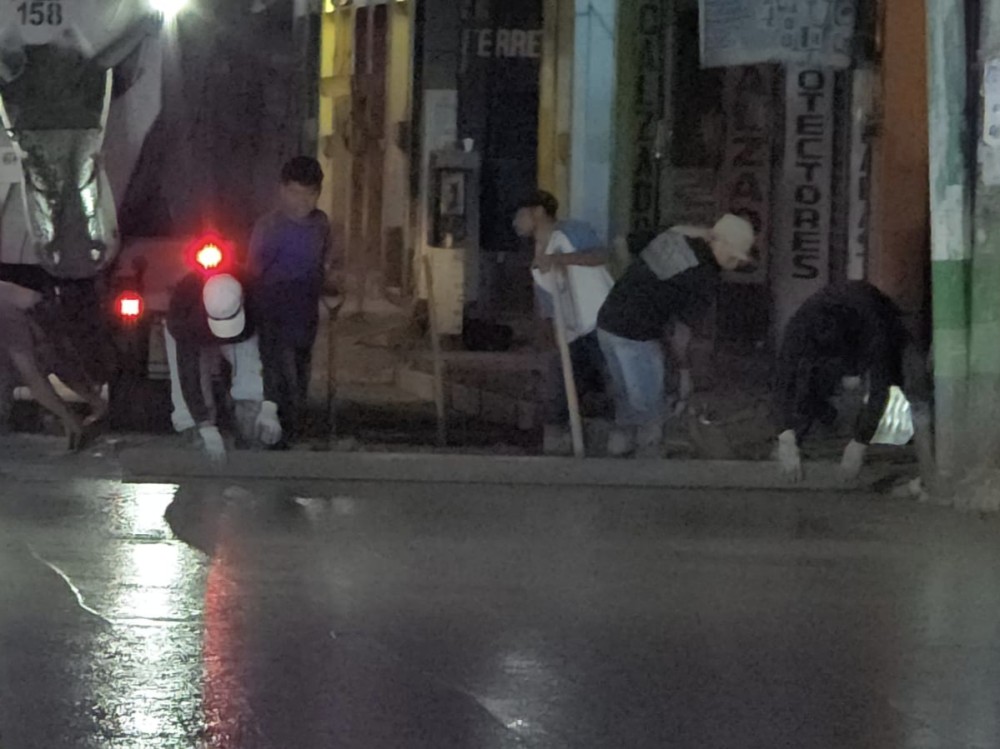 Pavimento nuevo es colocado en la segunda fase de la quinta calle de Coatepeque 