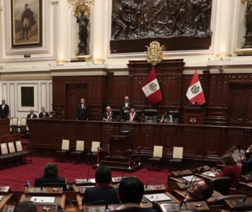 Perú prohíbe matrimonio con menores de 18 años y modifica ley que permitía uniones desde los 14 años