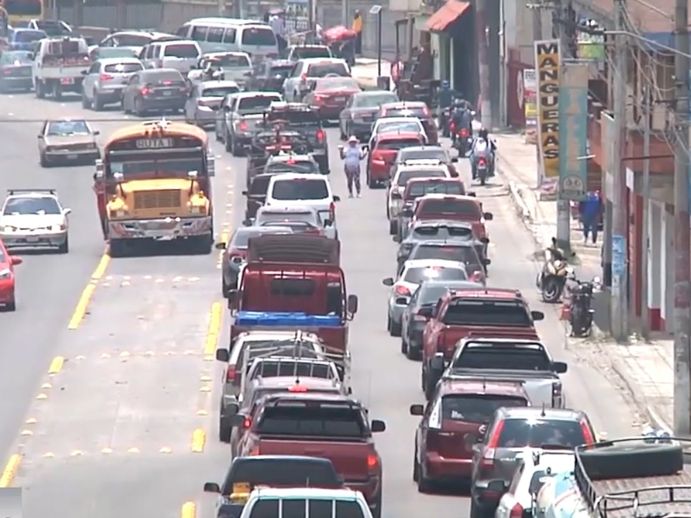 VIDEO: Piden precaución ante incremento de carga vehicular en Xela