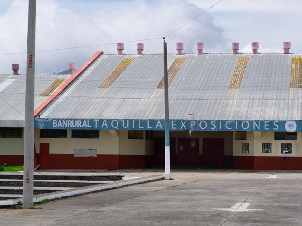 Plaquetas llevarán nombres de más de 800 víctimas de Covid-19 