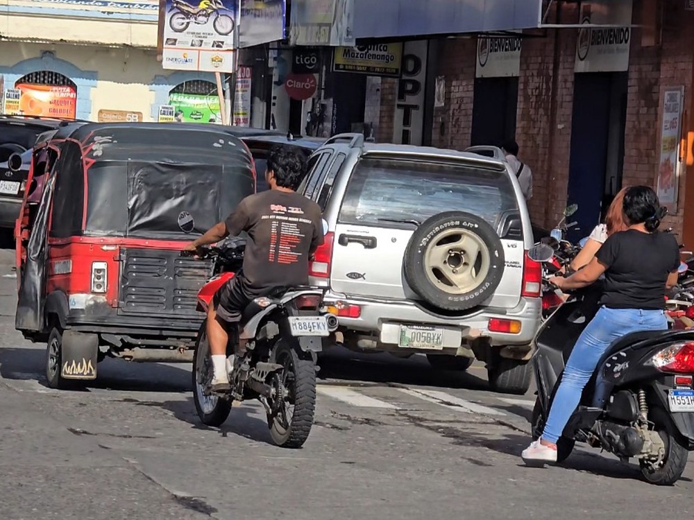 PMT de Mazatenango realiza lanzamiento de campaña "Soy un motociclista responsable"