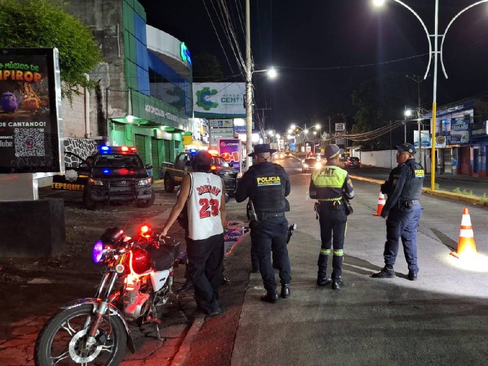 PMT intensifica operativos nocturnos para frenar carreras clandestinas y accidentes en Mazatenango