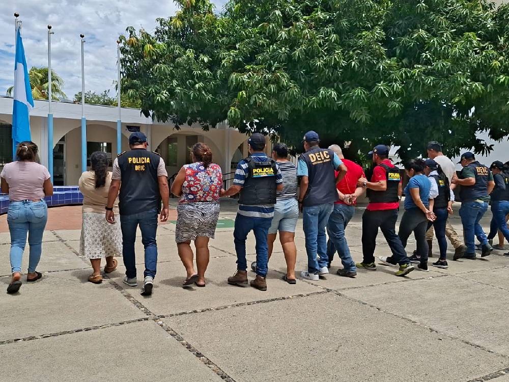 PNC captura a 11 presuntos integrantes de estructura de fraude inmobiliario y estafa