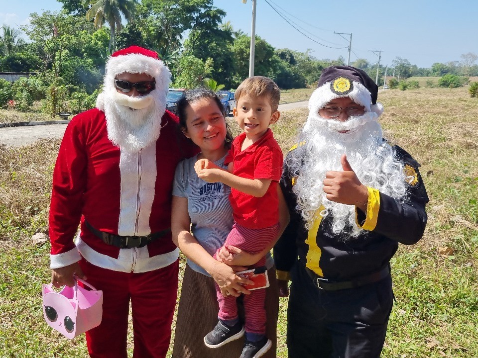 PNC celebra la Navidad con niños en la Finca Argelia