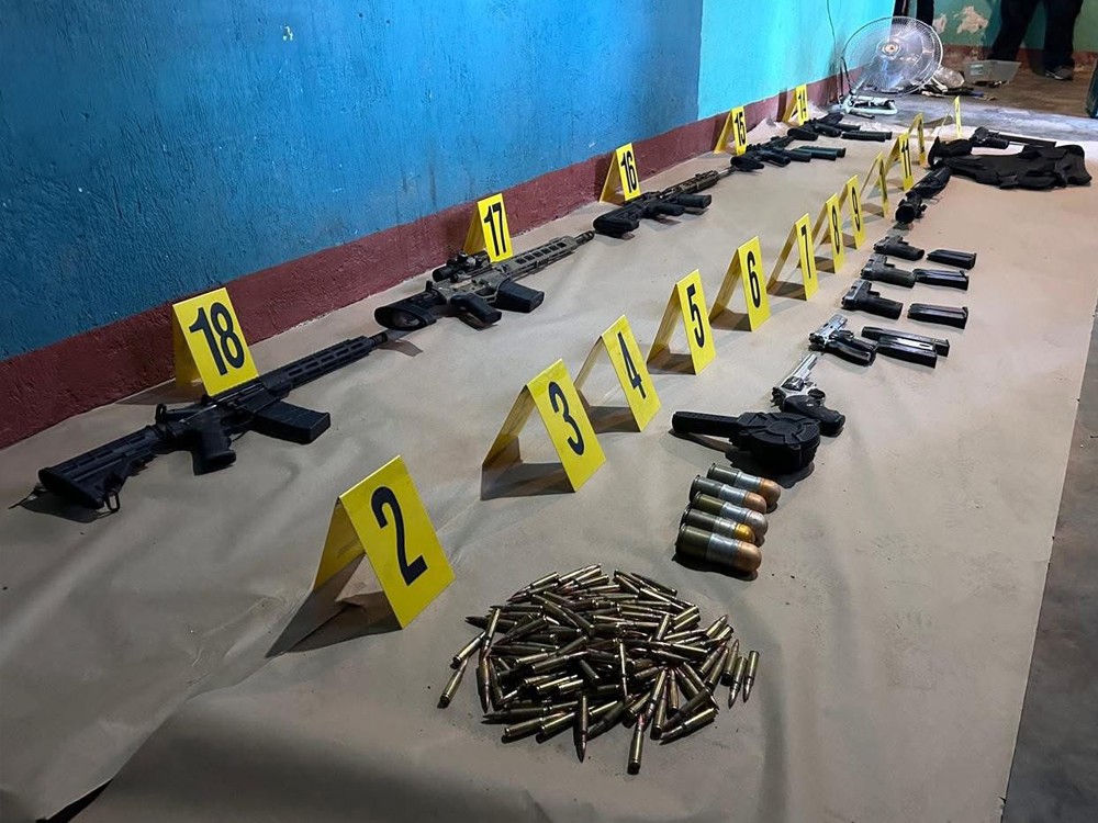 PNC desarticula guarida del Barrio 18 y decomisa arsenal en zona 18